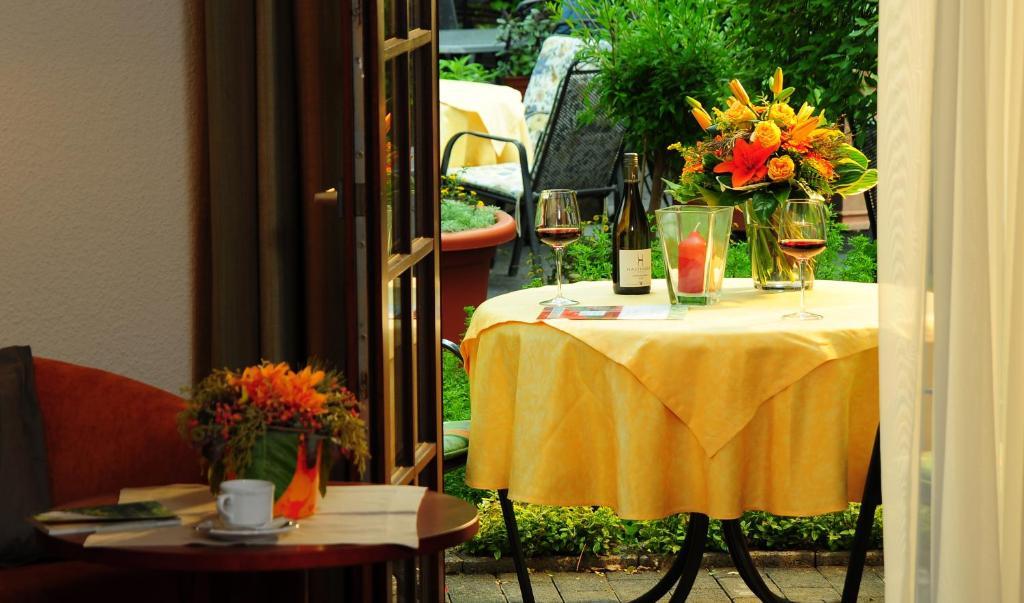 Hotel Restaurant Sonnenhof Weyerbusch Oda fotoğraf